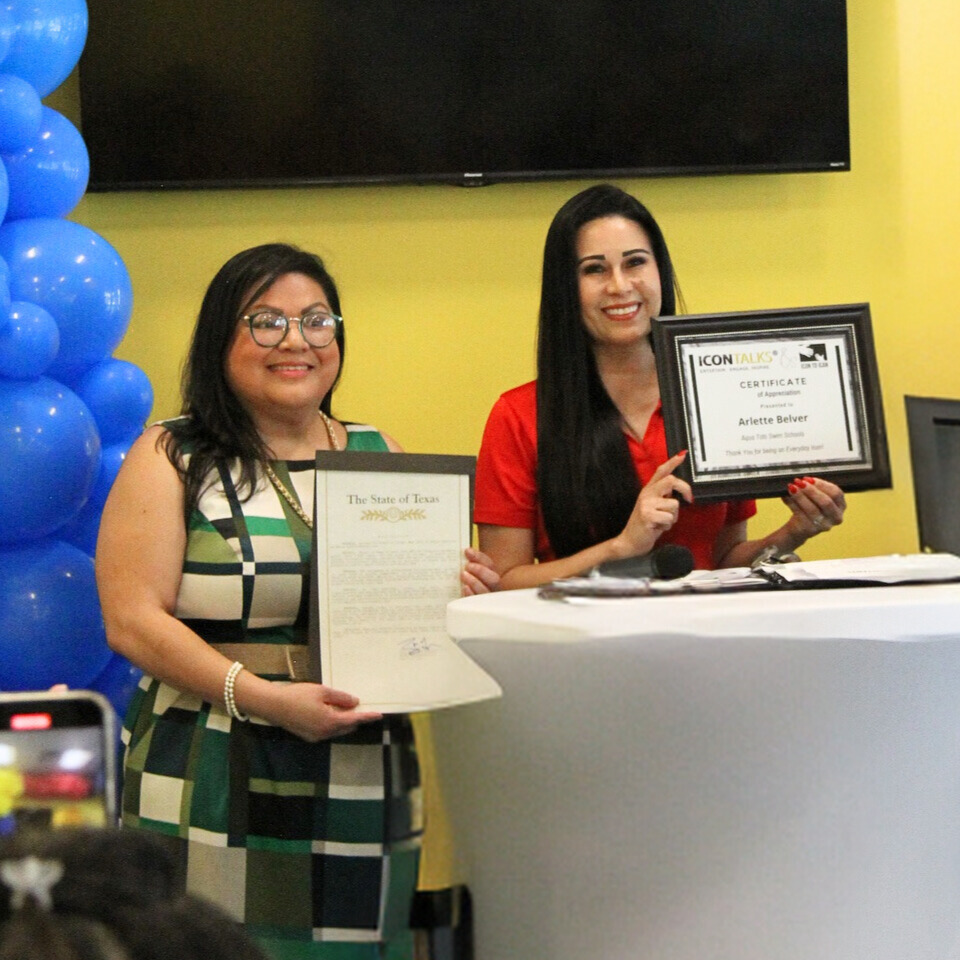 Aqua-tots Swim School collabora con lo stato del Texas per riconoscere ufficialmente il mese della sicurezza dell’acqua Aqua-tots Swim School collabora con lo stato del Texas per riconoscere ufficialmente il mese della sicurezza dell’acqua